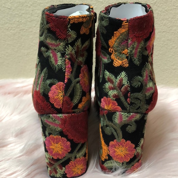 NWT Mia Floral embroidered boot black various size - Picture 4 of 7